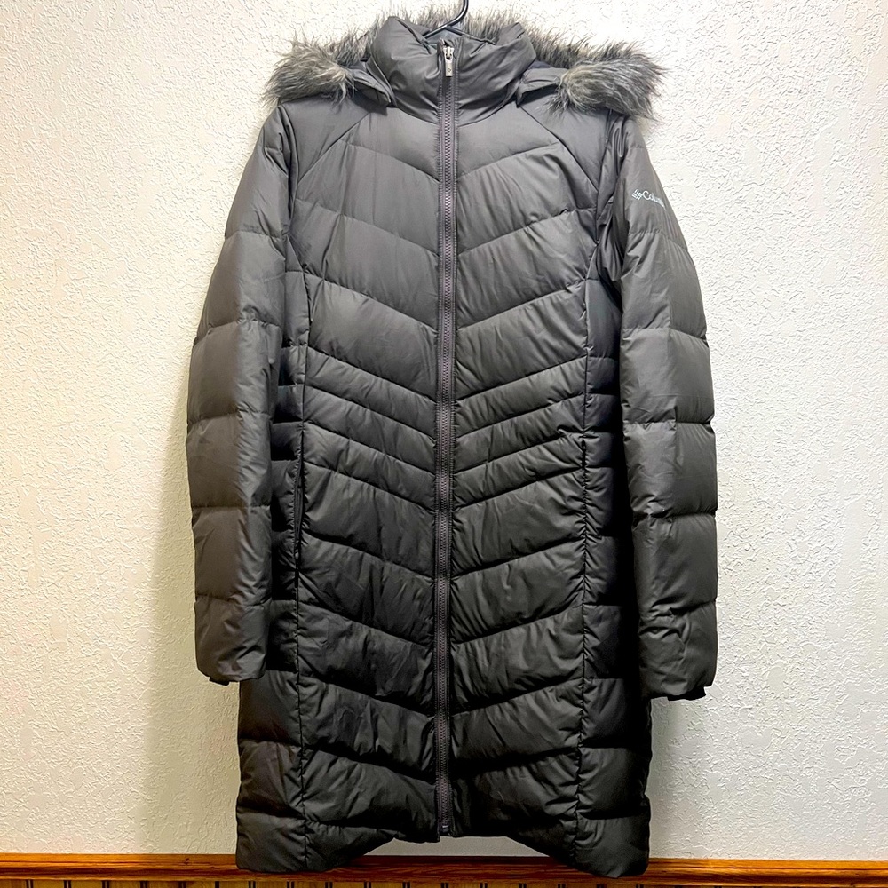 Women’s Gray Columbia Down Parka Size Small. In great shape, barely worn.